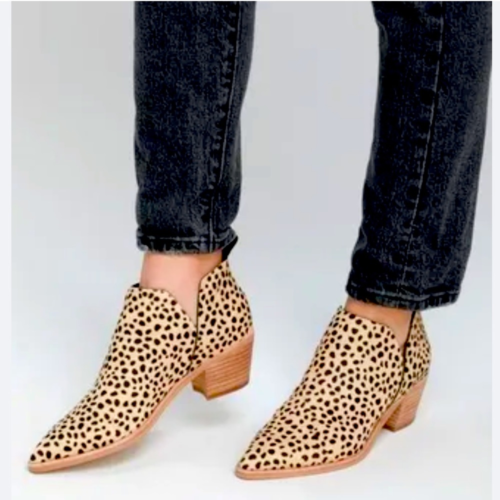 Lulu's Marca Tan and Black Cheetah Print Ankle Booties pointed toe size 6.5